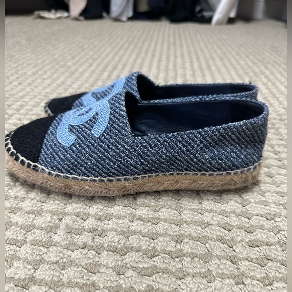 CHANEL BLACK AND BLUE TWEED ESPADRILLE FLATS. SIZE 36. - Picture 3 of 7